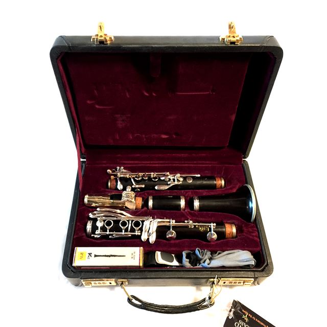 Vintage and Second Hand Shop Sax & Woodwindand Brass