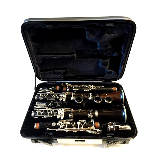 Vintage and Second Hand Shop Sax & Woodwindand Brass
