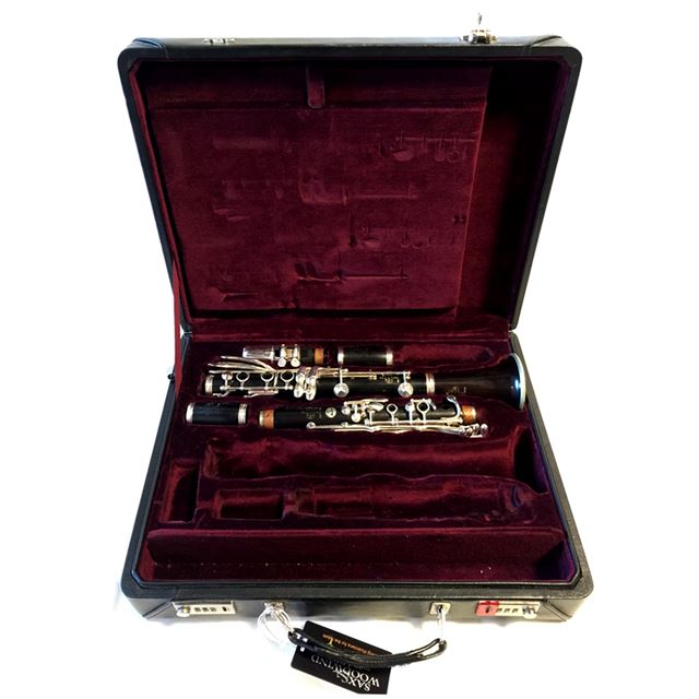 Vintage and Second Hand Shop Sax & Woodwindand Brass